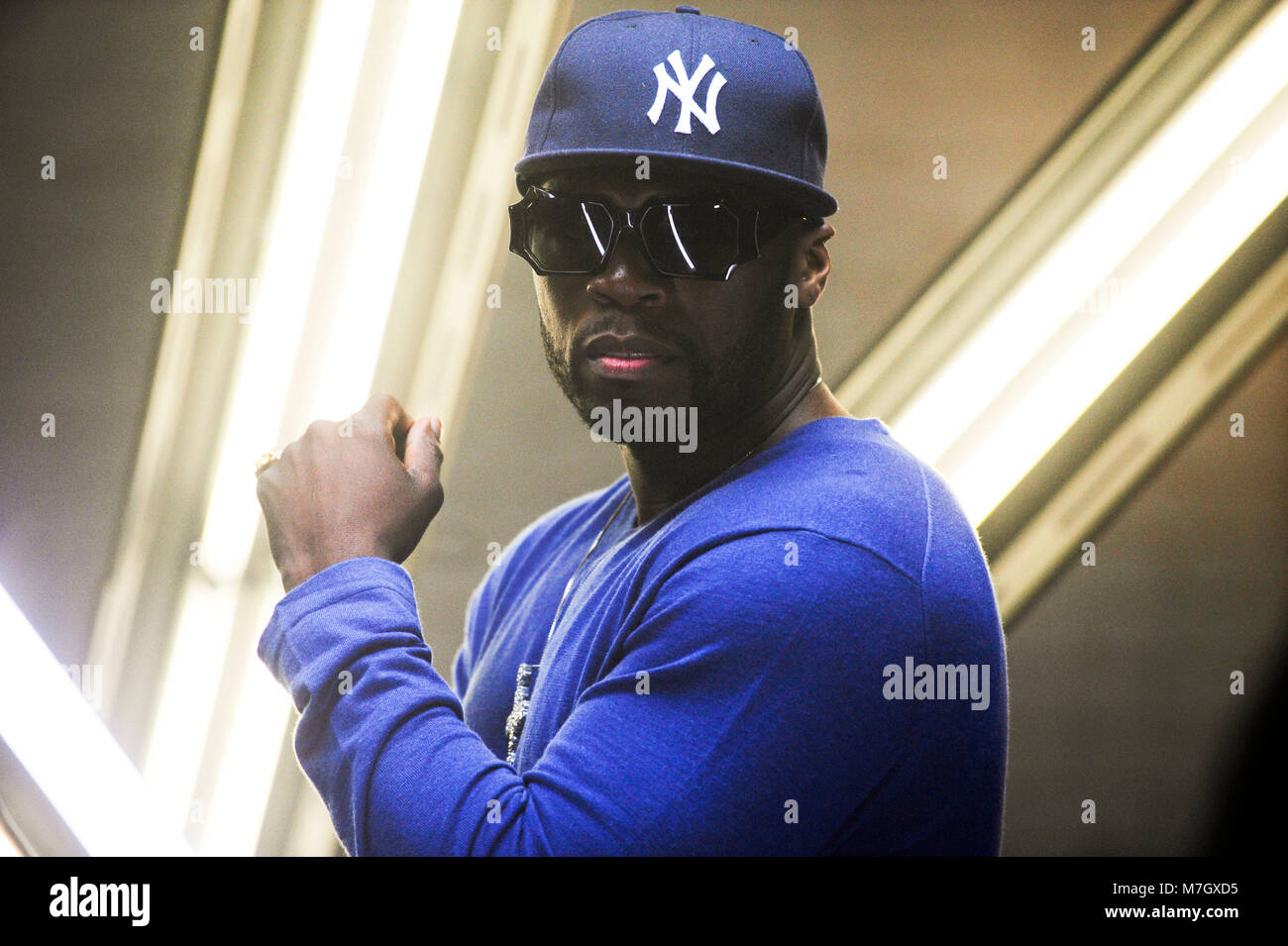 50 Cent sur-ensemble à l'Jeremih avec 50 100 Clip de 'Down On Me' réalisé  par Colin Tiley le 17 novembre 2010 Photo Stock - Alamy