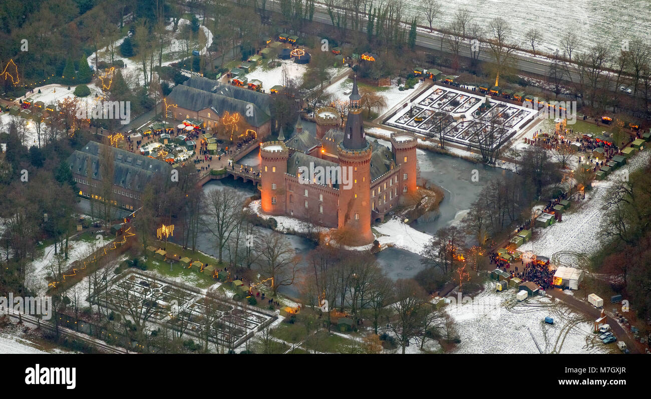 Vue aérienne, Bedburg-Hau, Bas-rhin, Château de Moyland, marché de Noël, des prises de nuit, heure bleue, Handwerker, marché de Noël, Banque D'Images