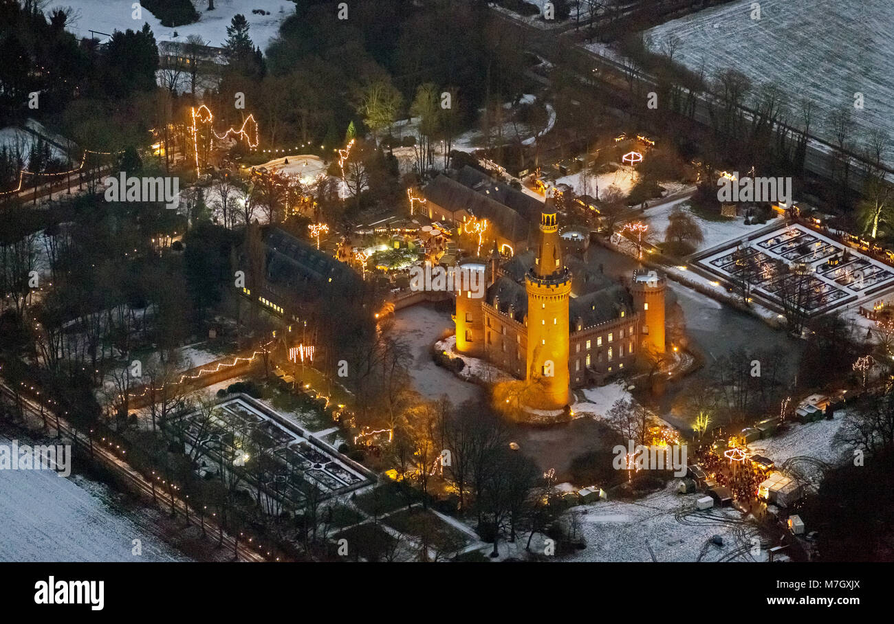 Vue aérienne, Bedburg-Hau, Bas-rhin, Château de Moyland, marché de Noël, des prises de nuit, heure bleue, Handwerker, marché de Noël, Banque D'Images