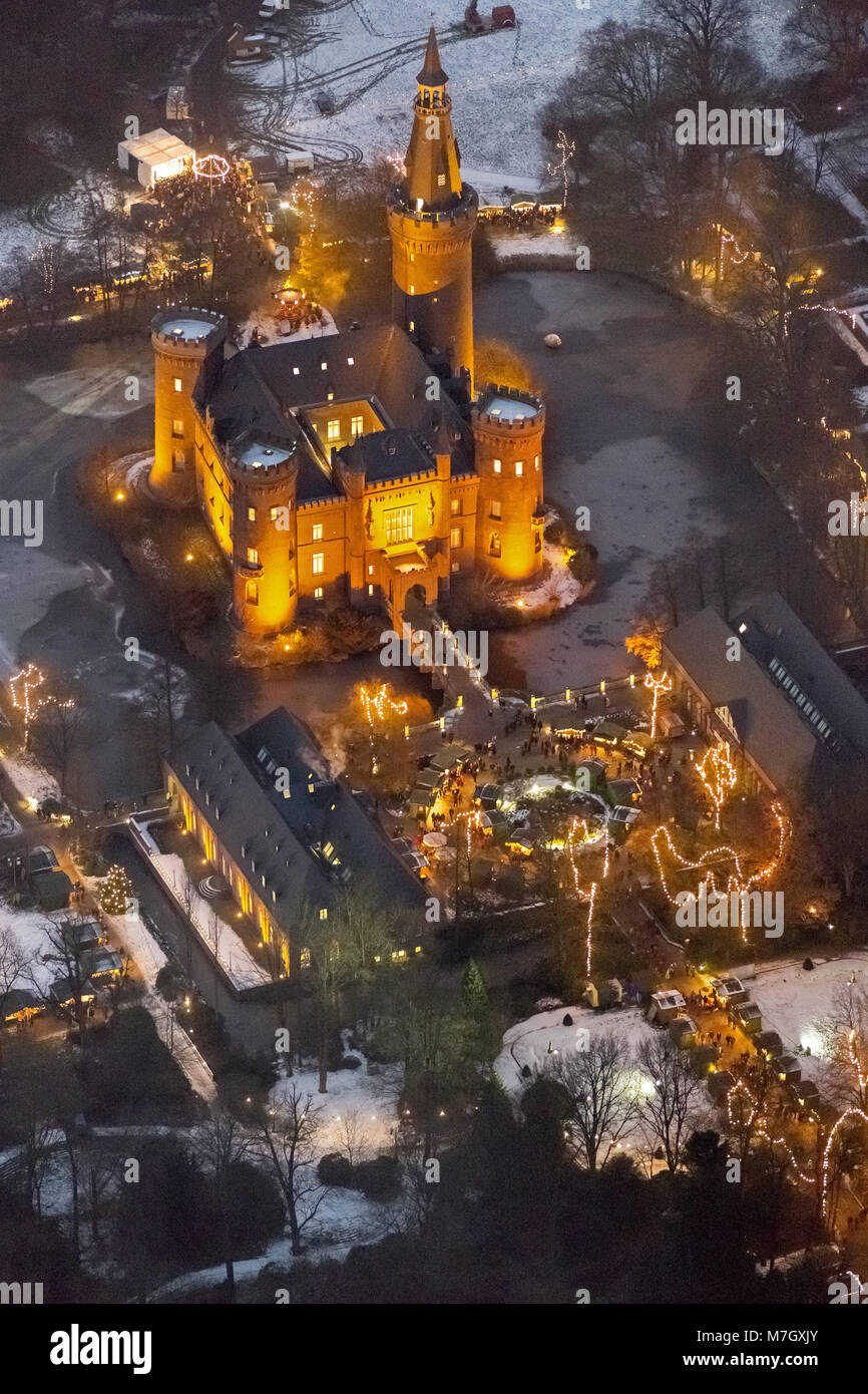 Vue aérienne, Bedburg-Hau, Bas-rhin, Château de Moyland, marché de Noël, des prises de nuit, heure bleue, Handwerker, marché de Noël, Banque D'Images