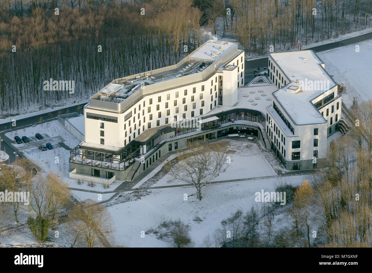 Vue aérienne, IGM centre éducatif Sprockhoevel en hiver, la neige, l'IG Metall, Sprockhoevel, Ruhr, Nordrhein-Westfalen, Allemagne, Europe, Hattingen, oiseau Banque D'Images