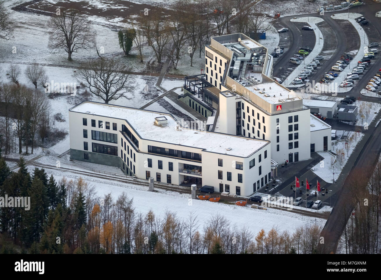 Vue aérienne, IGM centre éducatif Sprockhoevel en hiver, la neige, l'IG Metall, Sprockhoevel, Ruhr, Nordrhein-Westfalen, Allemagne, Europe, Hattingen, oiseau Banque D'Images