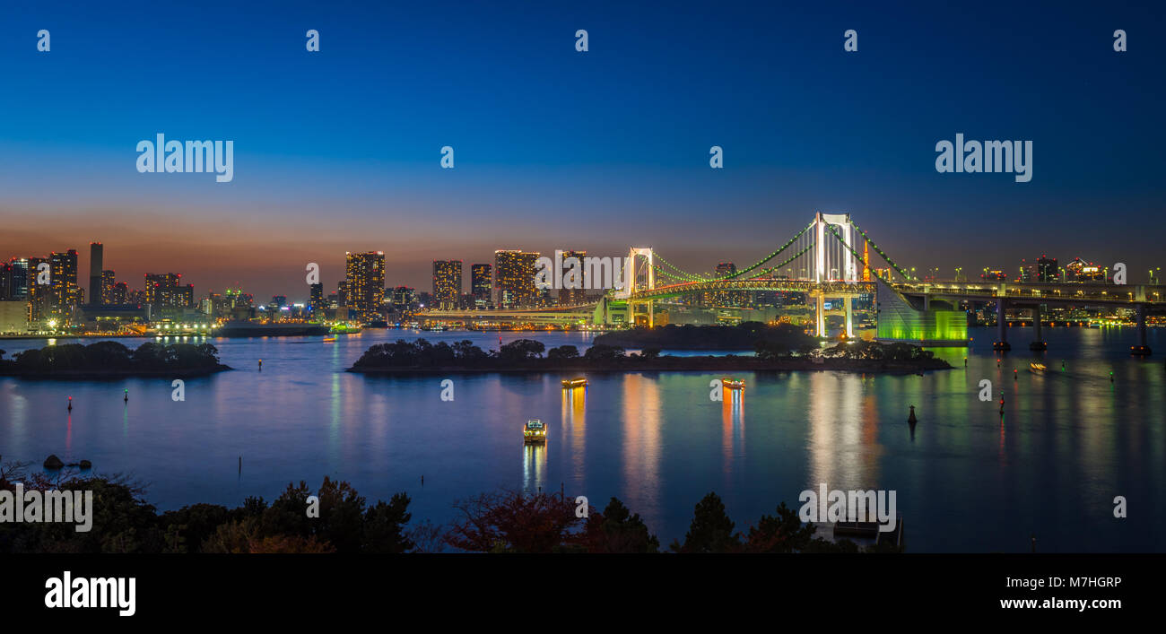 Panorama du pont en arc-en-ciel et la baie de Tokyo, Japon Banque D'Images