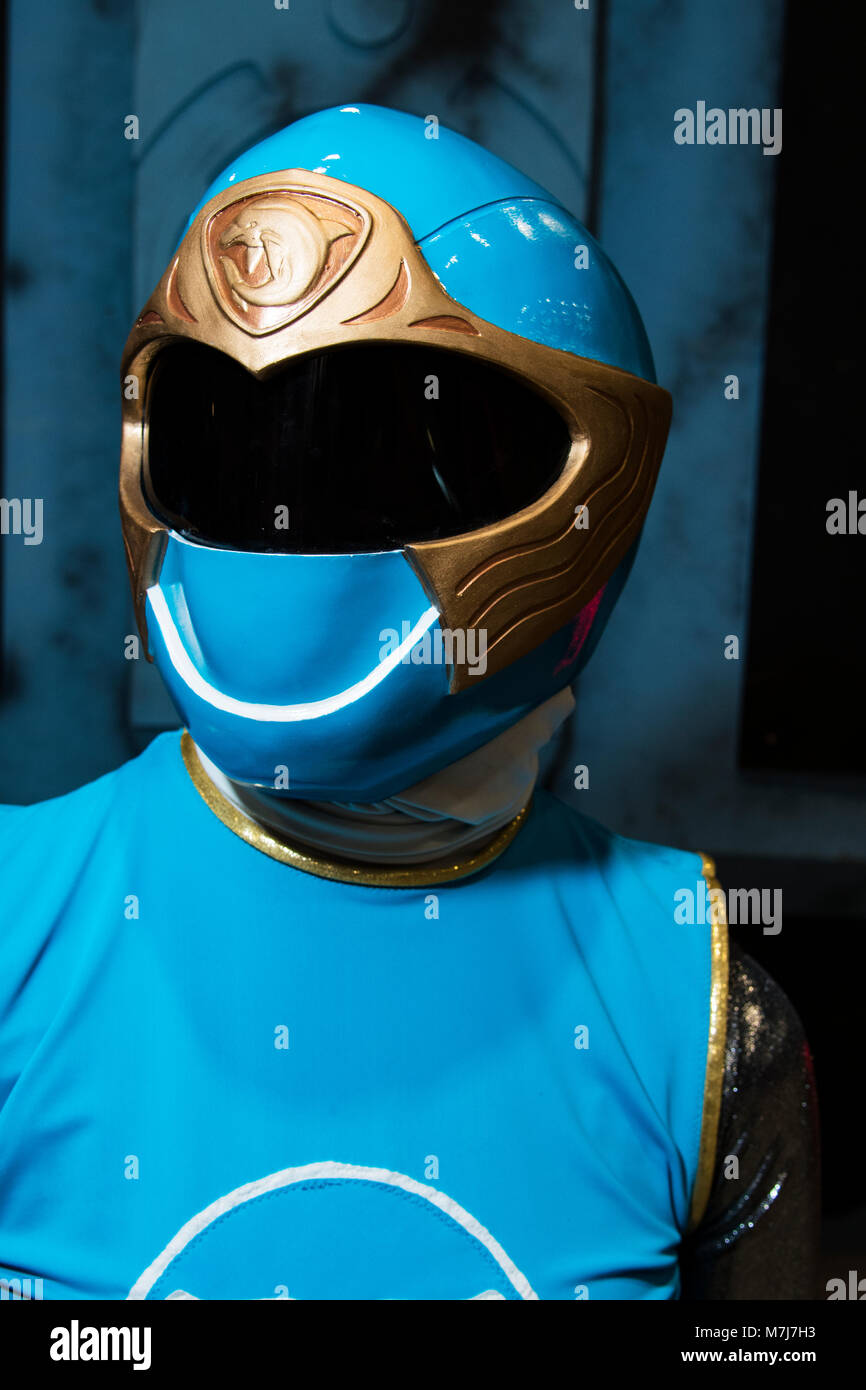 Liverpool, Royaume-Uni. 11e. Mars 2018 : Liverpool Comicon, une réunion des héros, des méchants, des jeux et des marchandises, qui s'est tenue au centre des expositions de Kings Dock Liverpools waterfron sur avec le fleuve Mersey. Pendant deux jours, la convention a vu des milliers de visiteurs et les bien connus des acteurs de cinéma et de télévision, y compris des programmes de Guerre des étoiles, la carcasse, le A-Team et bien d'autres. Crédit : Dave Ellison/Alamy Live News Banque D'Images