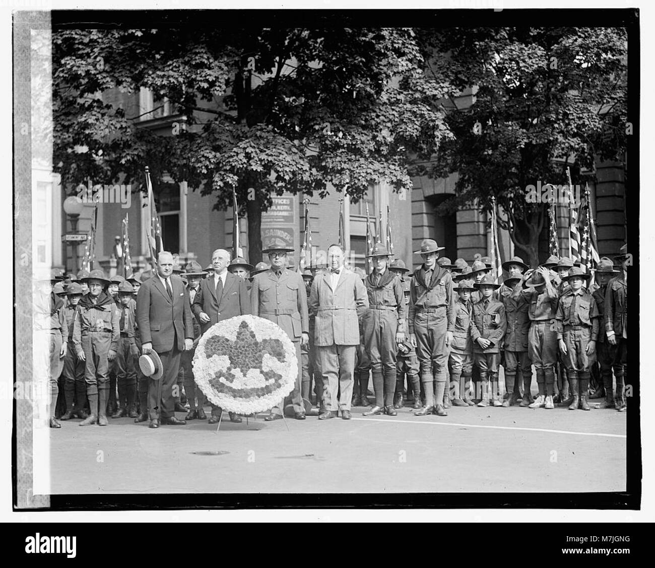 Cette photographie montre des membres des Boy Scouts, une organisation qui fait la promotion des compétences en plein air, de la citoyenneté et du service communautaire. Banque D'Images