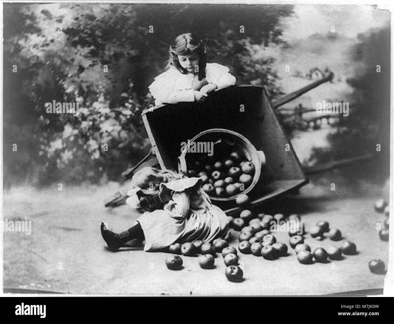 Image représentant une personne ou un personnage en difficulté, offrant une représentation visuelle d'une situation critique ou tendue. Banque D'Images