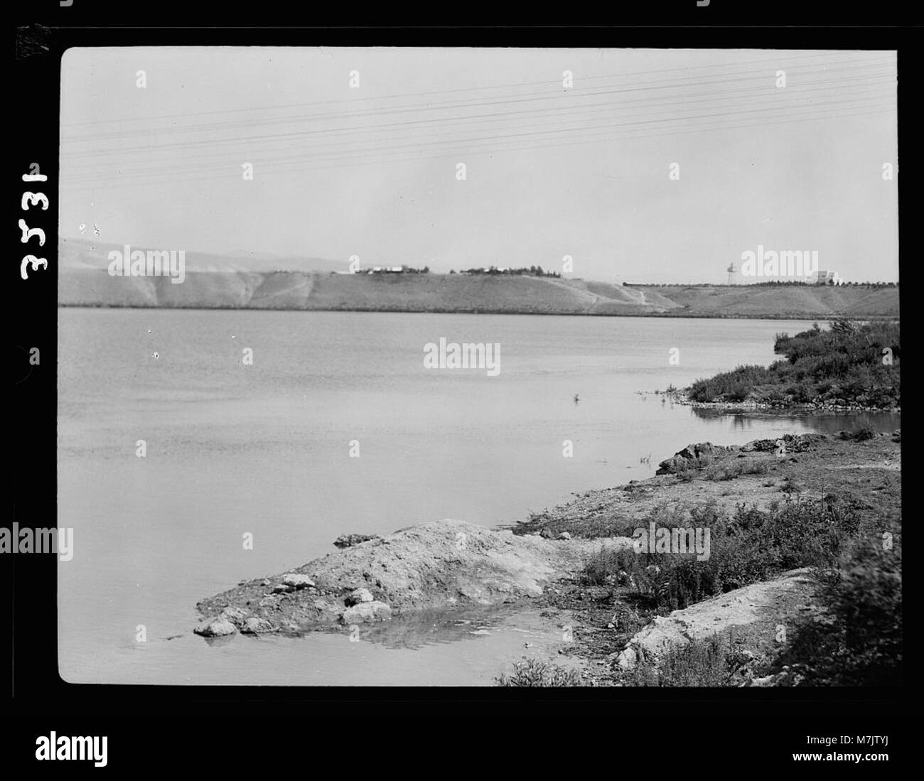 La Palestine Electric Corporation. Autrement connu comme la centrale électrique de la Jordanie Rutenberg. Le P.E.C. Réservoir Yarmuk. Un lac formé pour retenir l'eau dans le stockage LOC.15236 matpc Banque D'Images