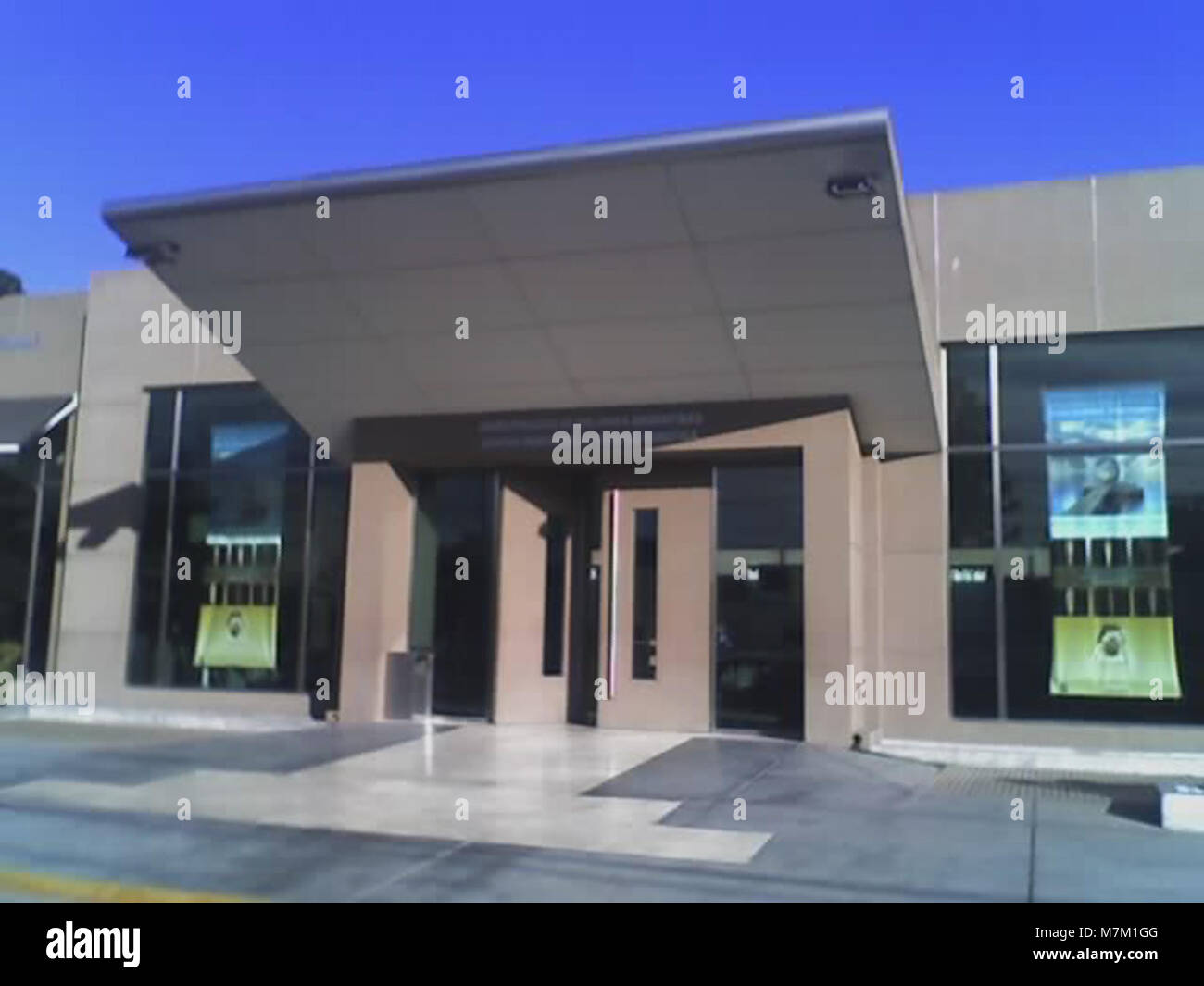 Le Robotic Surgery Center se spécialise dans les interventions chirurgicales mini-invasives utilisant une technologie robotique avancée pour améliorer la précision et les résultats pour les patients. Banque D'Images