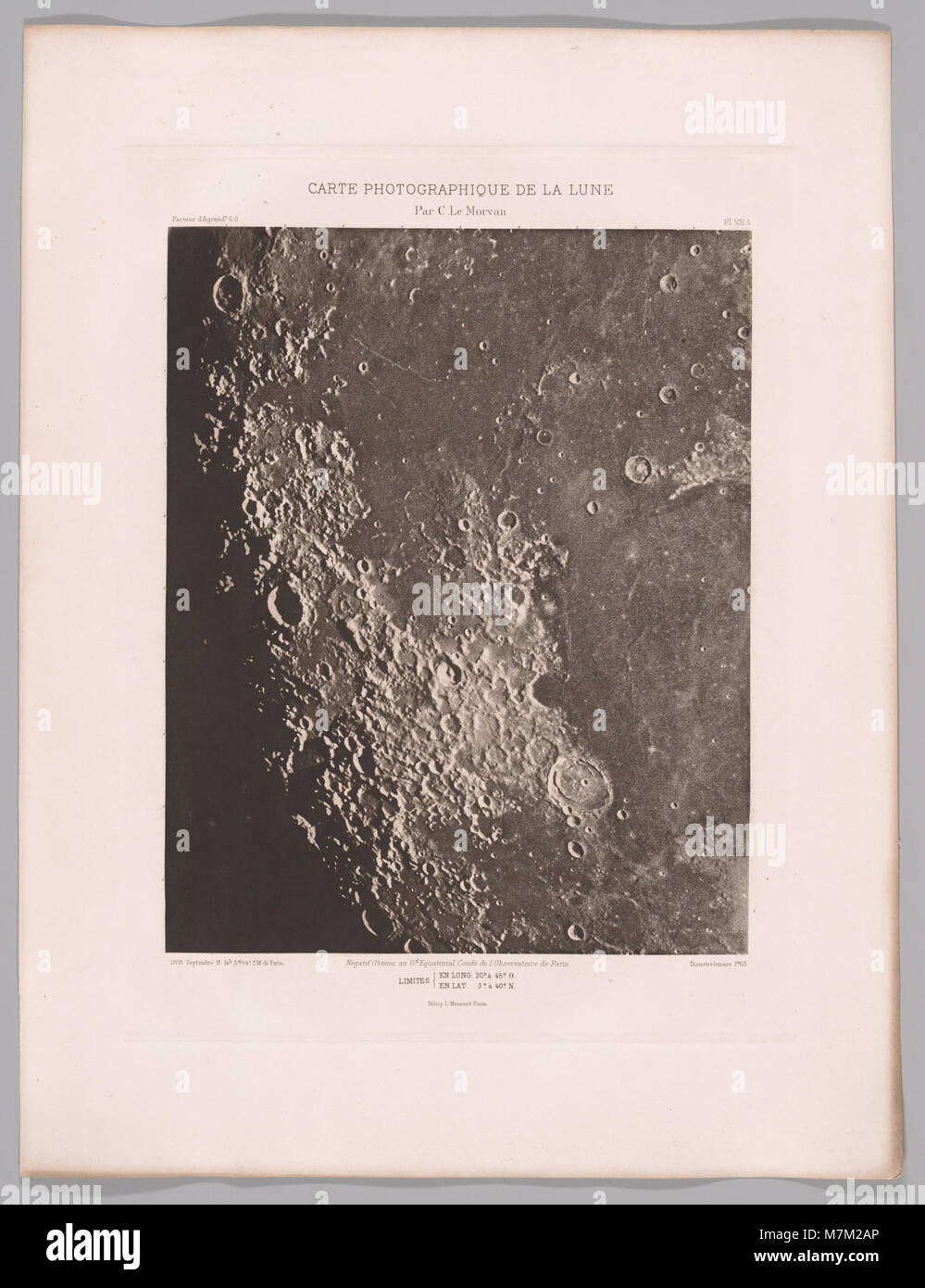 Cette carte photographique systématique de la Lune montre ses phases d'épilation et de décroissance. Les images ont été prises pour documenter le cycle lunaire, mettant en évidence les changements dans l'apparence de la Lune au fil du temps. Banque D'Images