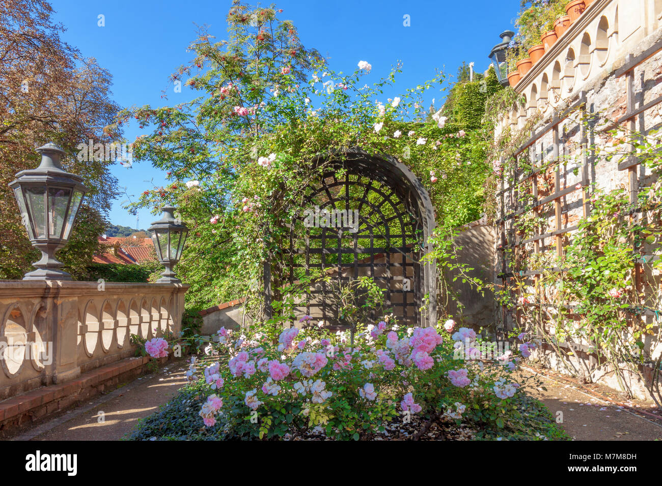 Petit jardin Furstenberg, Prague - 11 juillet : Lookout terrasse de jardin de style rococo, partie de jardins sous le château de Prague le 11 juillet 2017 à Prague, C Banque D'Images