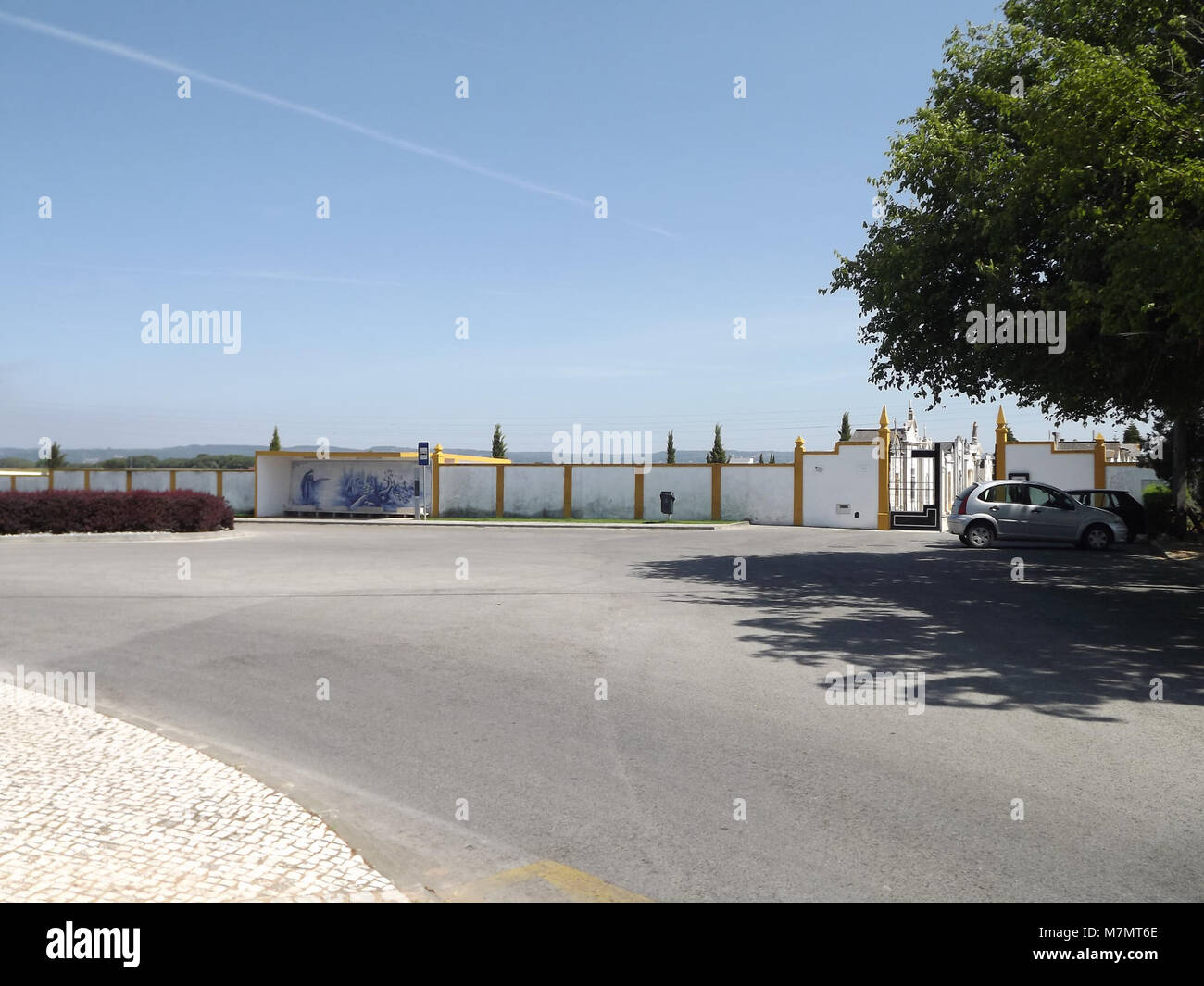 Le cimetière de São João Batista à Entroncamento, au Portugal, sert de lieu de sépulture municipal connu pour son importance historique et culturelle régionale. Banque D'Images