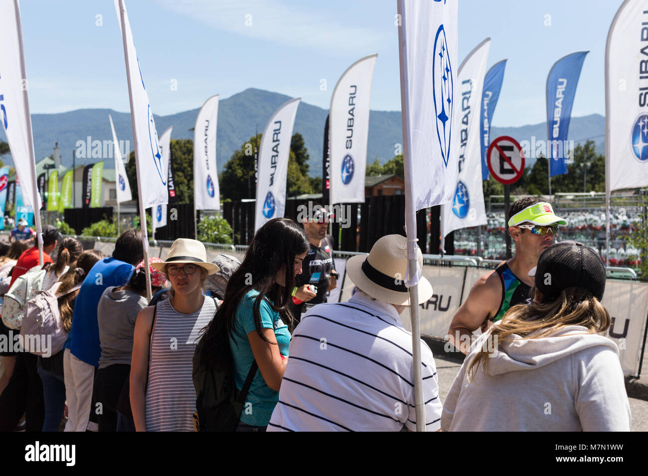 Les concepteurs pour les athlètes Ironman 70.3 au cours de 2018 à Pucon Banque D'Images