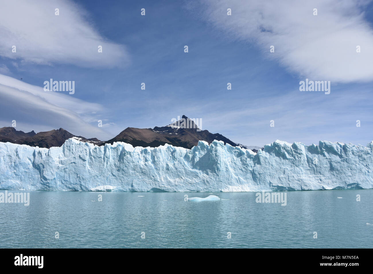 Glacier Perito Moreno et montagnes des Andes, Parque Nacional Los Glaciares, UNESCO World Heritage Site, El Calafate, Argentine Banque D'Images