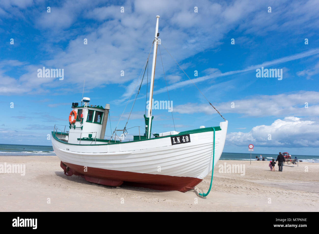 Vieux voilier à la plage Banque D'Images