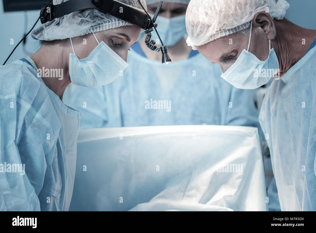 Confiant et fiable de tempête à bas faisant l'opération. Banque D'Images