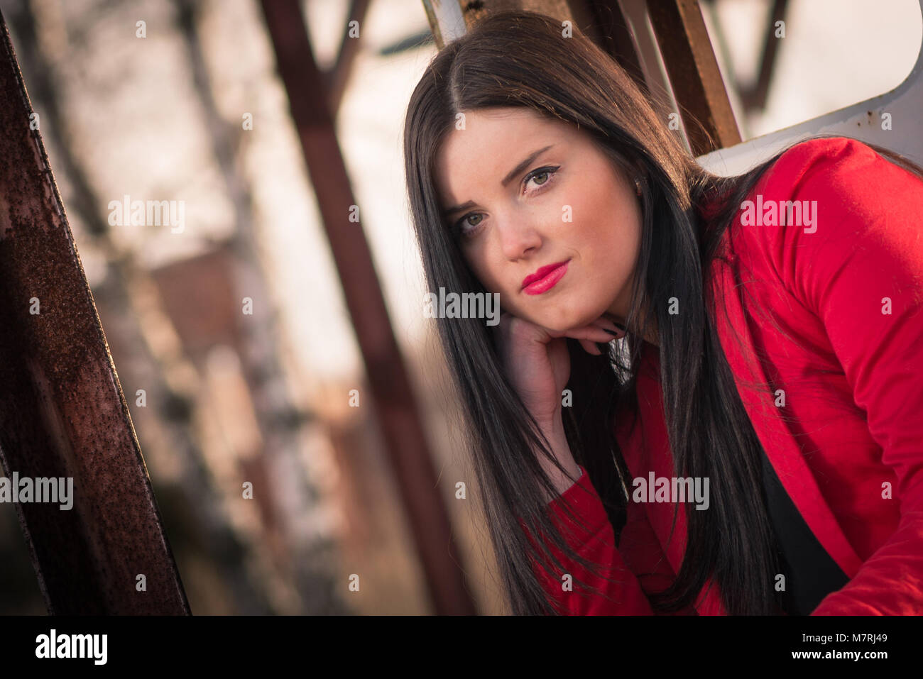 Brunette girl smiling Banque D'Images