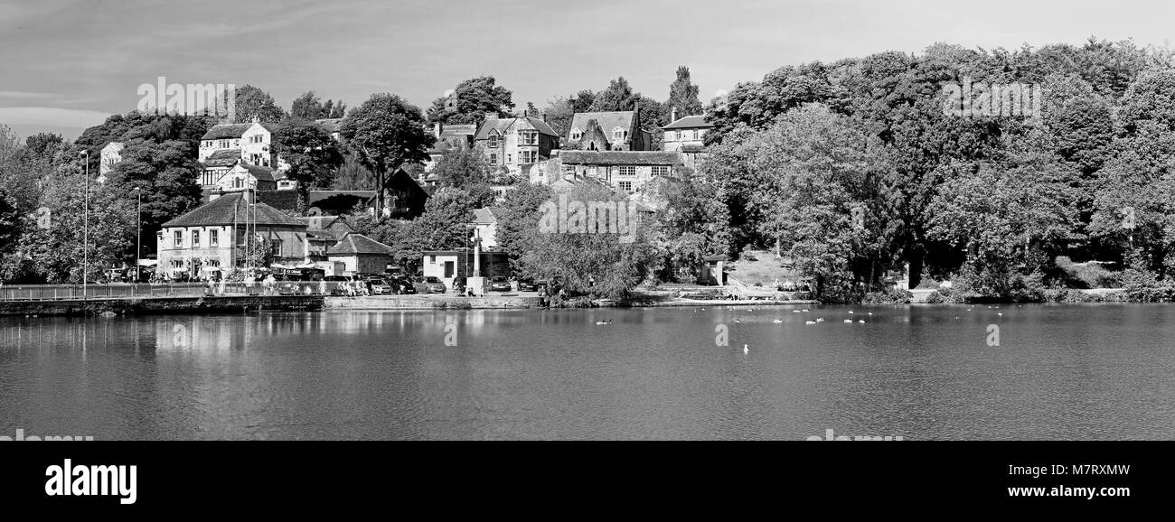 Newmillerdam, lac, d'un hangar à bateaux et environs, Wakefield, West Yorkshire, Royaume-Uni. Banque D'Images