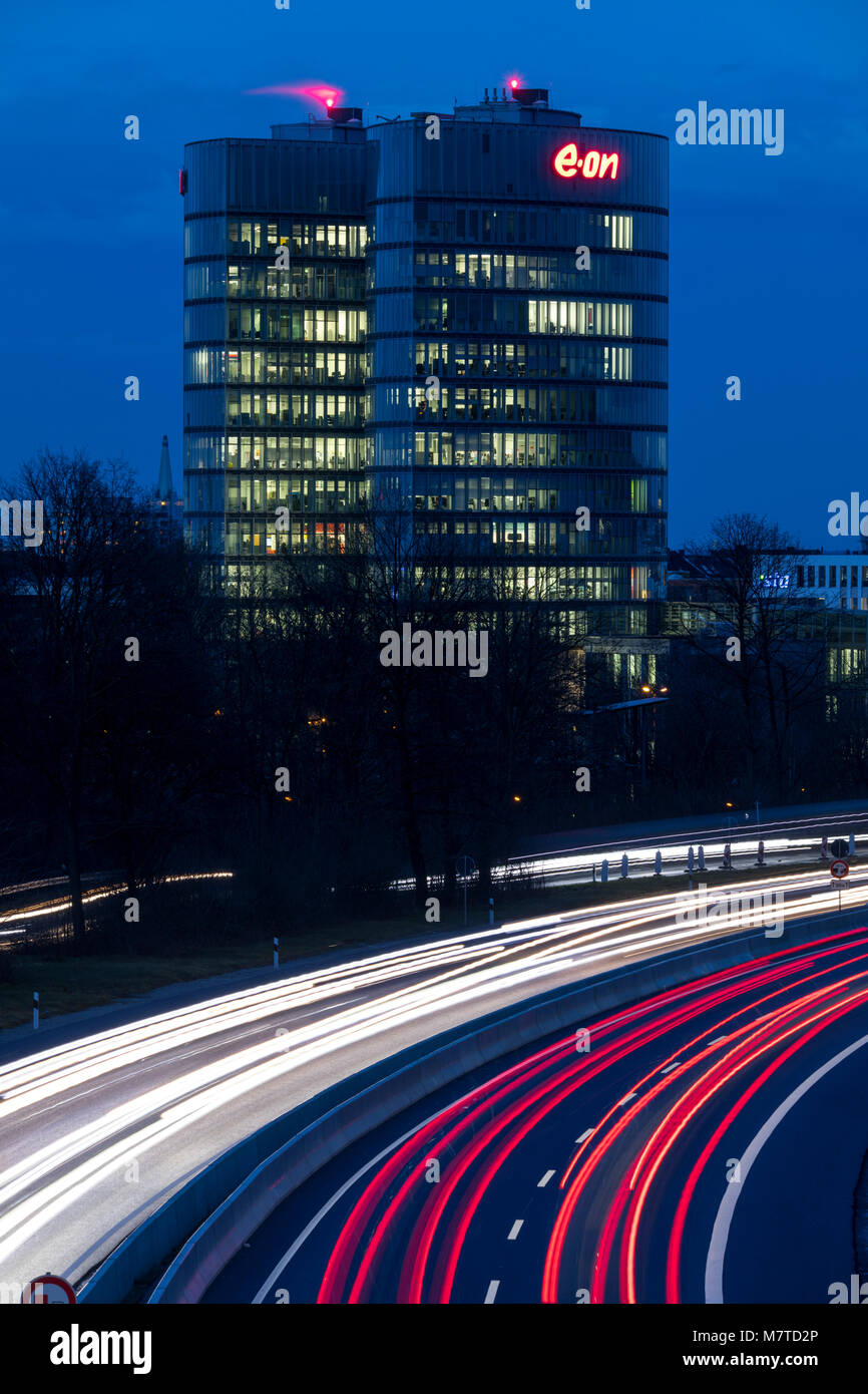 Siège social, l'administration centrale, de la société de l'énergie EON, à Essen, en Allemagne, de l'autoroute A52, Banque D'Images