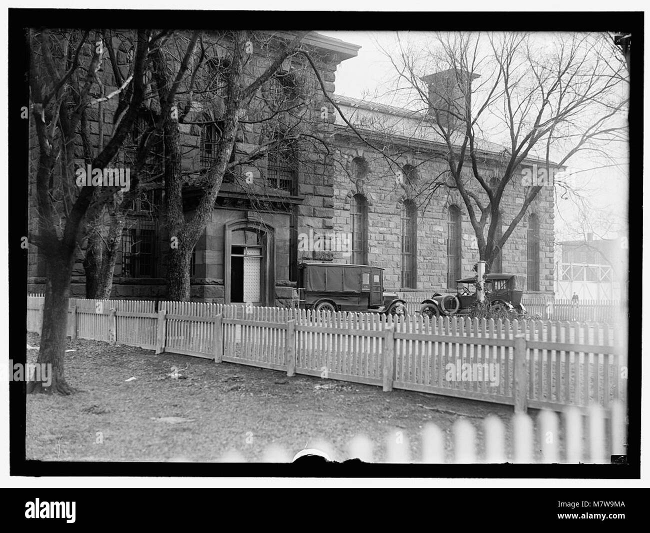 Cette série d'images capture diverses vues de la prison du district de Columbia, documentant la structure architecturale et l'environnement de l'établissement. Banque D'Images