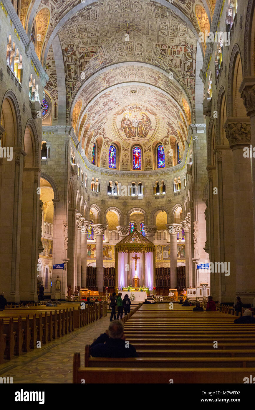Basilique SainteAnne de Beaupré, Québec, Canada Photo Stock Alamy