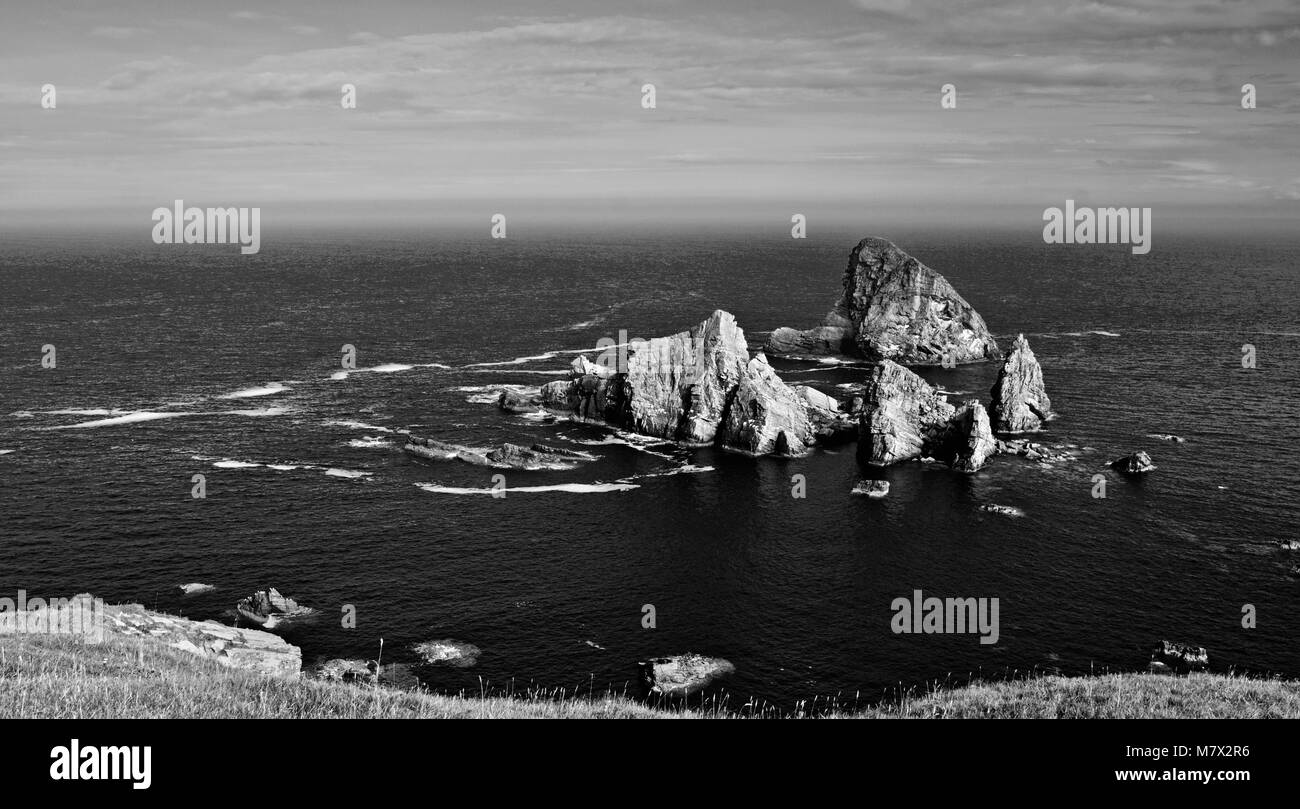 Les piles de la mer au large de Faraid Head, près de Durness, Sutherland de la Côte Nord, les Highlands écossais, l'Ecosse UK Banque D'Images