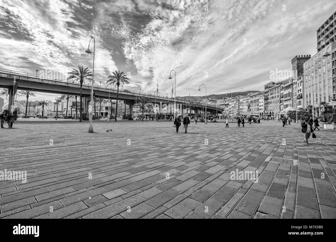 Gênes (Genova), ITALIE, Mai 05, 2017 - Vue de Caricamento Square dans le centre historique de Gênes, près de 'Porto Antico" (vieux port), Italie Banque D'Images