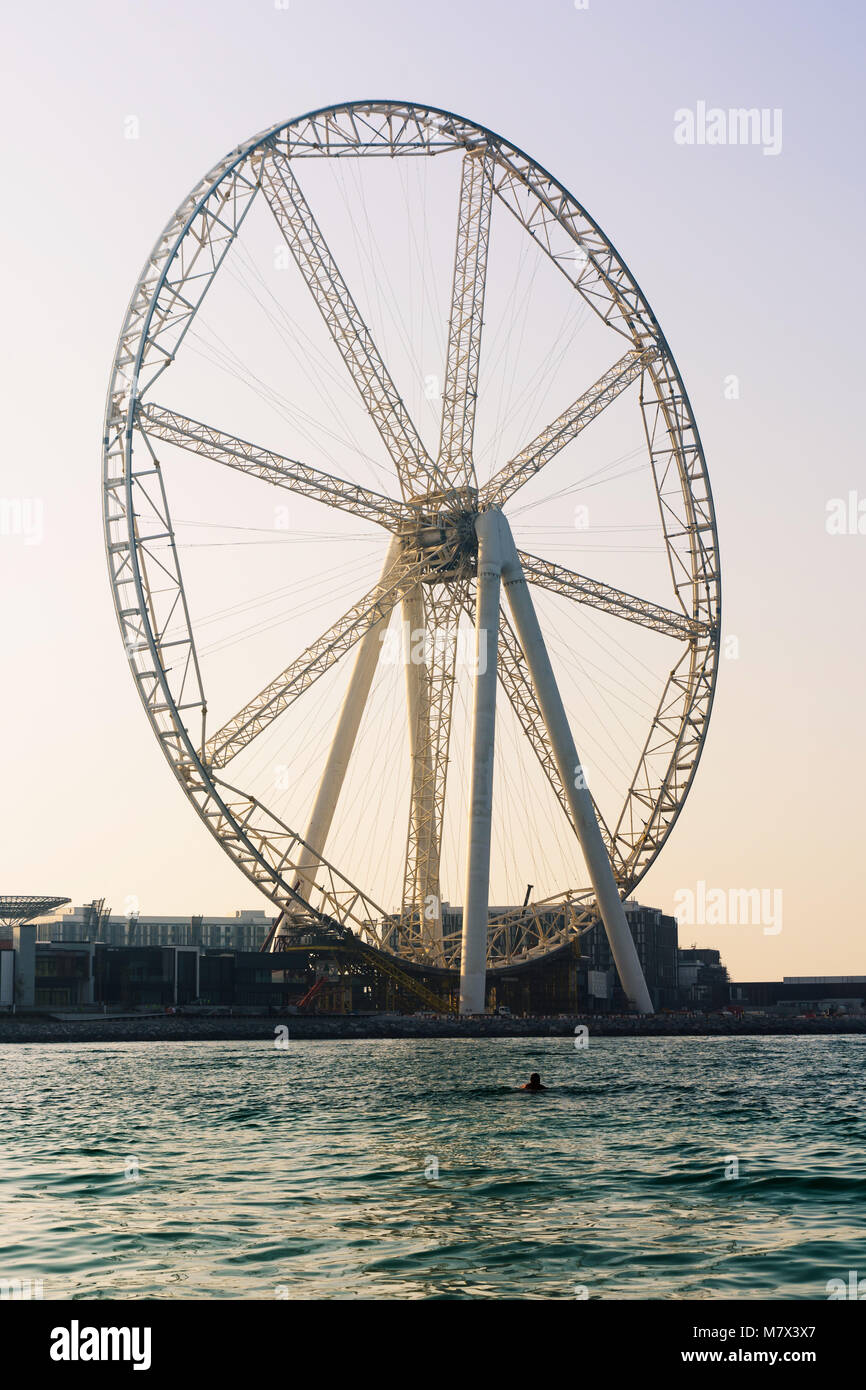 Ain Dubai grande roue JBR plage avec vue sur la mer Banque D'Images