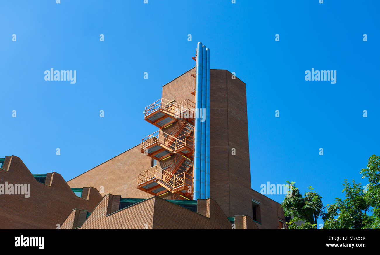 Bâtiment moderne dans la région de Lanza, dans le centre de Milan, Italie. Banque D'Images