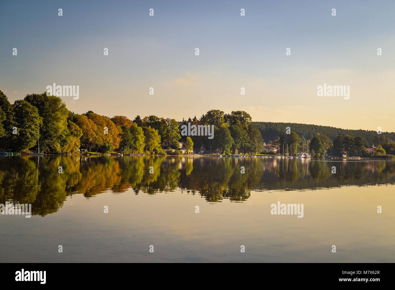 Lac Pluszne Pologne Banque D'Images