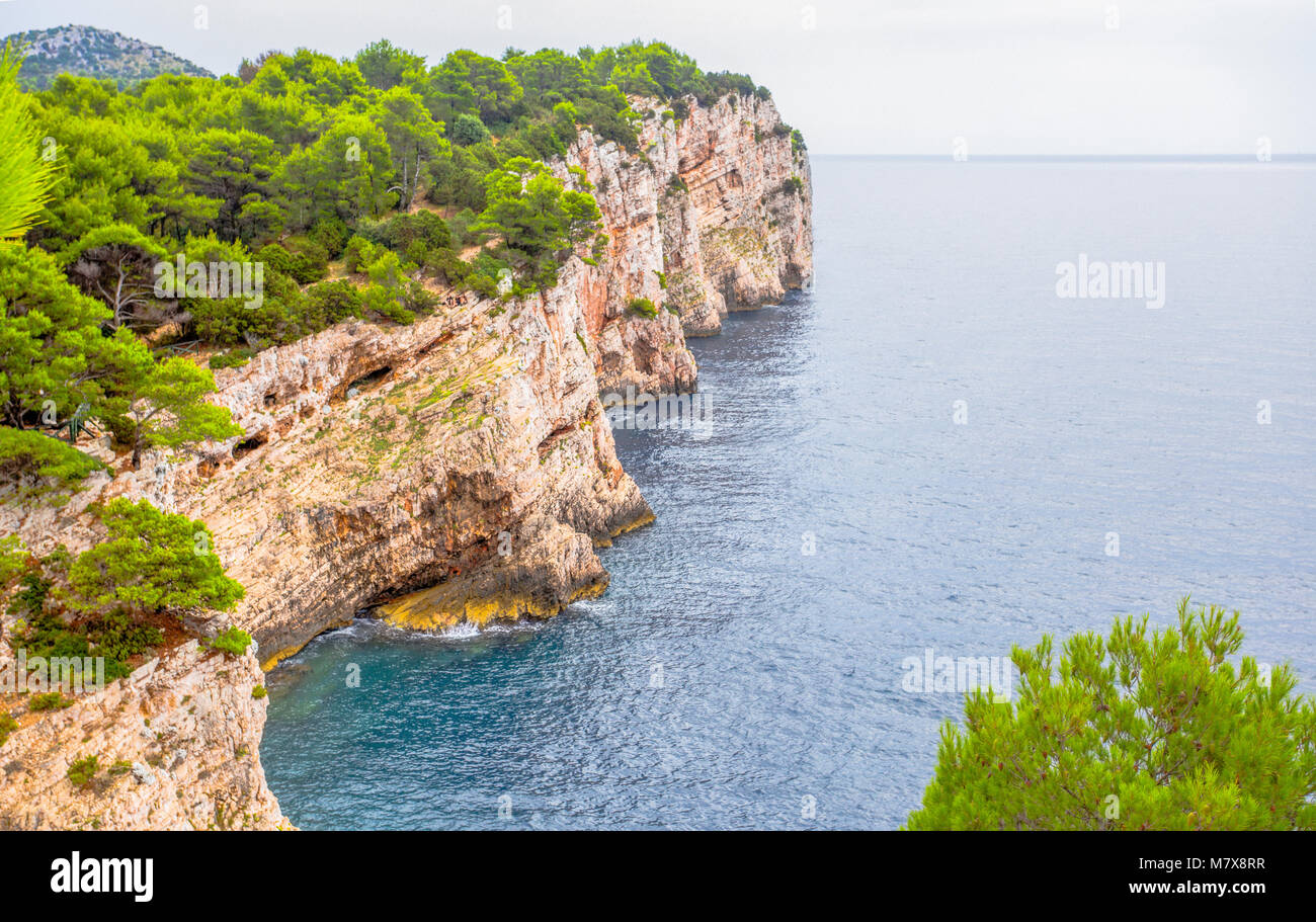 Des îles Kornati. Telascica Clifs dans le parc national de Kornati, Mer Adriatique en Croatie, Europe Banque D'Images
