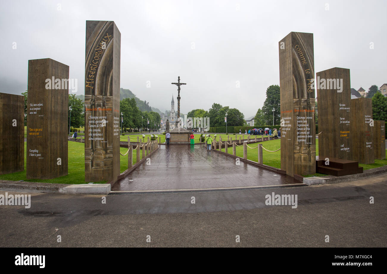 Notre Dame du Rosaire de Lourdes (Basilique de NotreDame du Rosaire) l