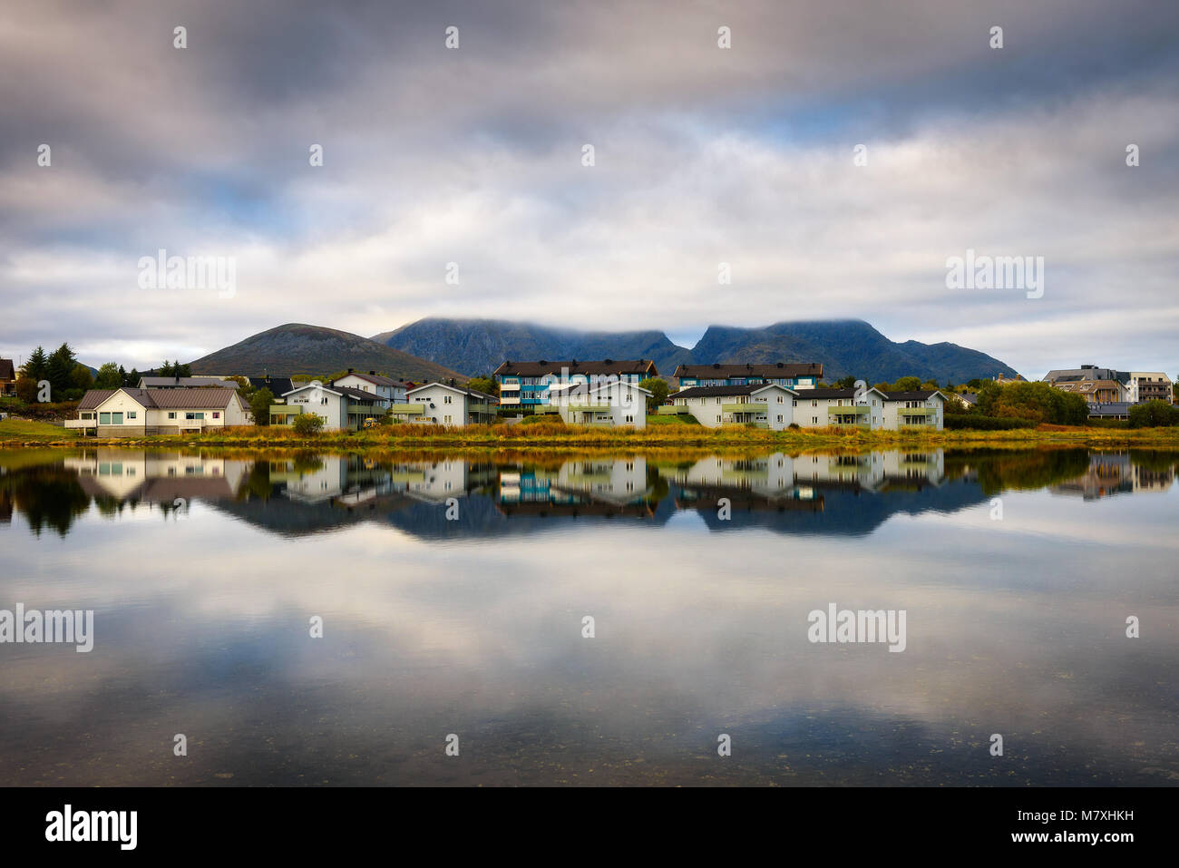 Ville de Leknes dans l'archipel des Lofoten, Norvège Banque D'Images