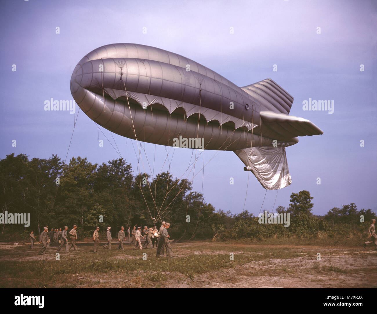 Formation de ballon de barrage de la seconde guerre mondiale Banque de  photographies et d'images à haute résolution - Alamy