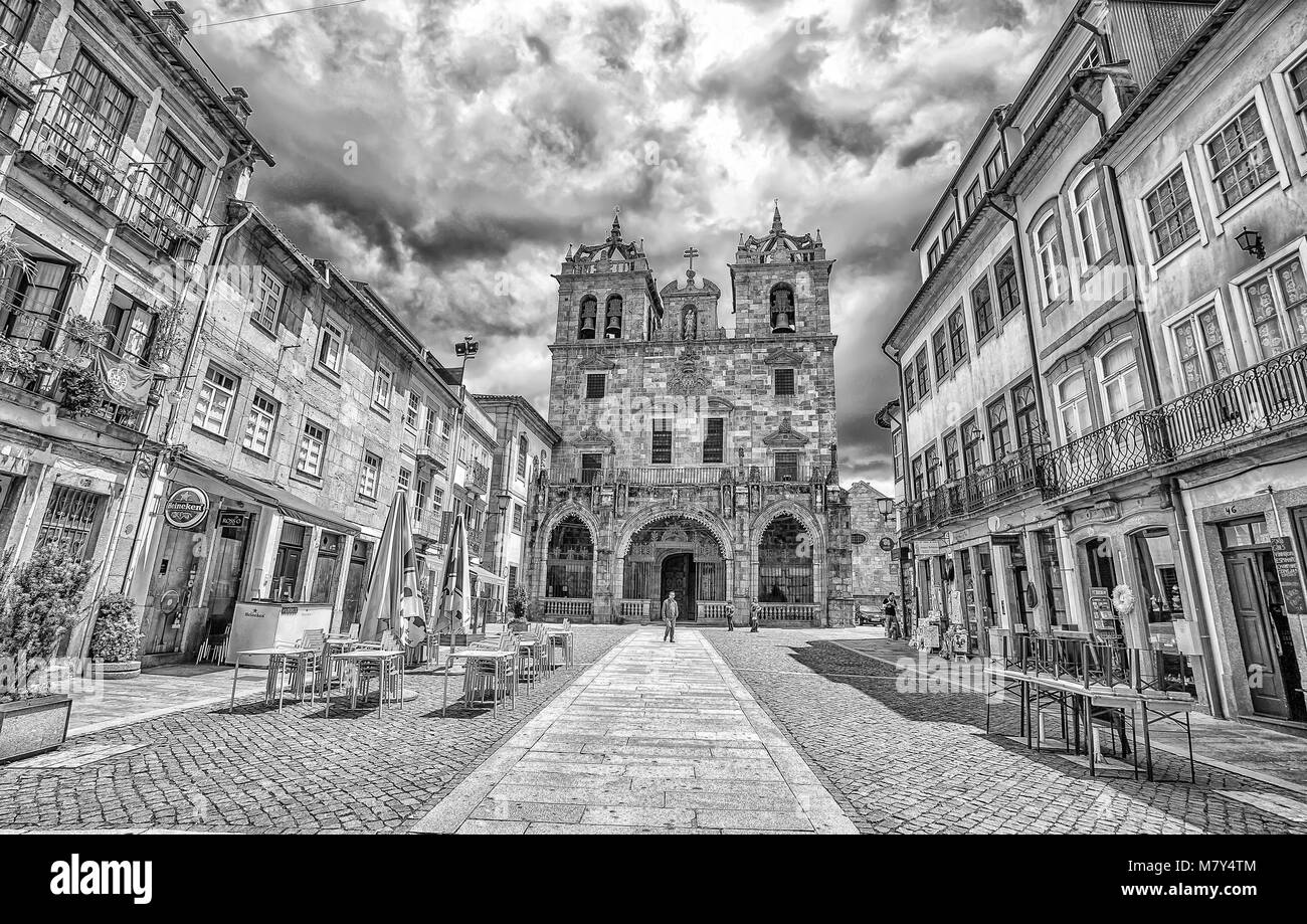 BRAGA, PORTUGAL, 16 juin 2016 - La cathédrale de Braga en ville centre historique Banque D'Images