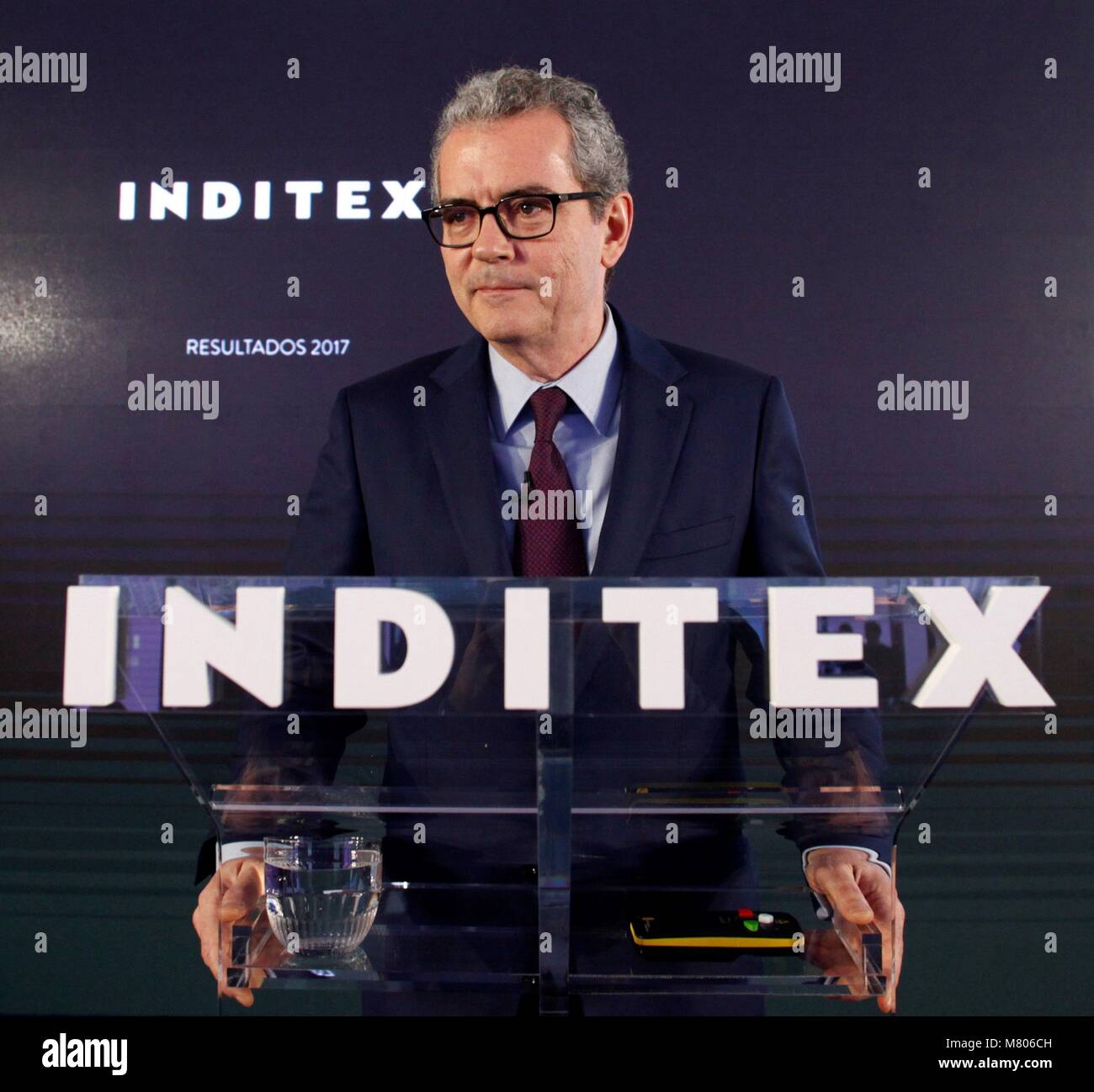 Groupe textile espagnol Inditex, PDG de Pablo Isla (R), traite d'une  conférence de presse pour annoncer les résultats annuels du groupe à  Arteixo, Galice, nord-ouest de l'Espagne, 14 mars 2018. Inditex,  propriétaire