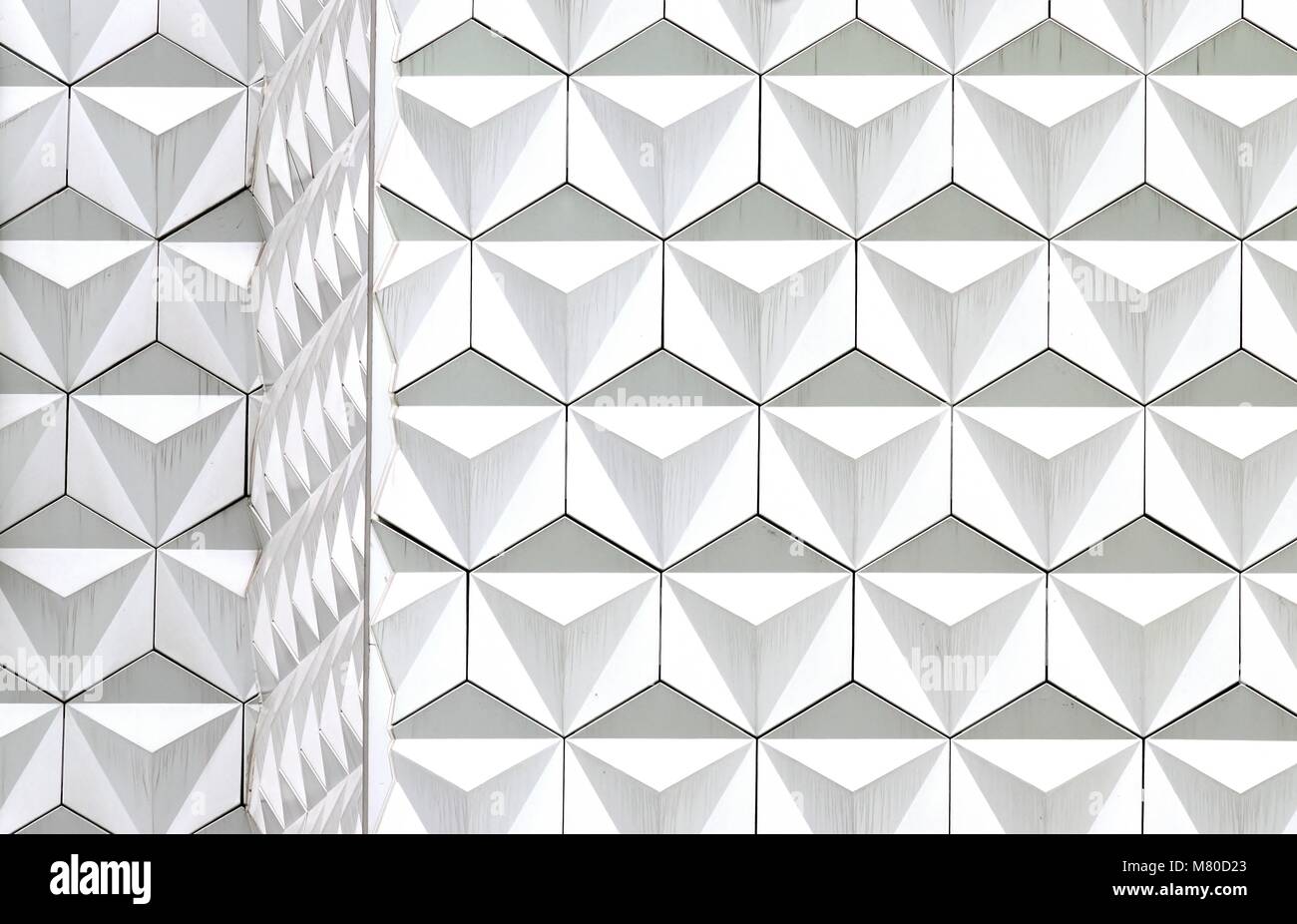 Vue avant du triangle blanc géométriques abstraites et motifs récurrents hexagonale comme arrière-plan transparent Banque D'Images