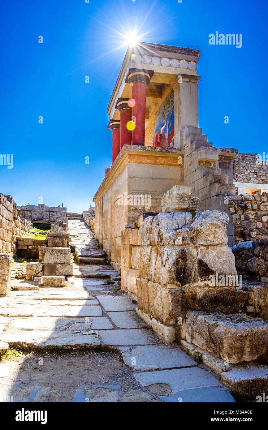 Vieux murs de Cnossos près de Héraklion. Les ruines des palais minoens est le plus grand site archéologique en Crète, Grèce. Banque D'Images