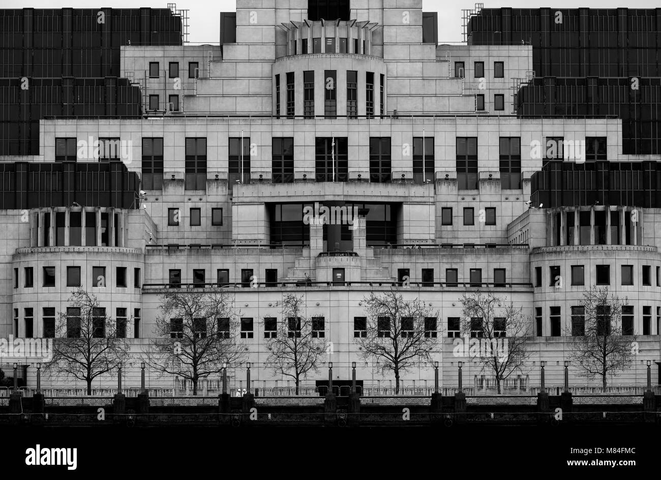MI6 - Siège sis à Vauxhall Cross, Londres, Angleterre, Royaume-Uni. Mars 2018 Le bâtiment SIS ou MI6 Building à Vauxhall Cross abrite le siège de Banque D'Images