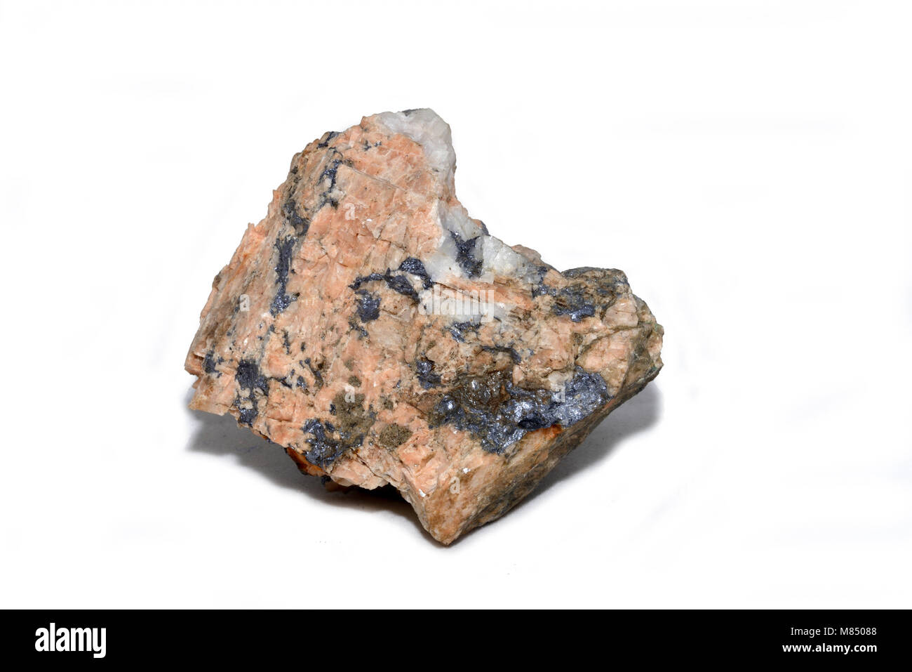 Un spécimen de la molybdénite, de disulfure de molybdène dans son minéral sous forme cristalline, de Karamea, Nouvelle-Zélande Banque D'Images