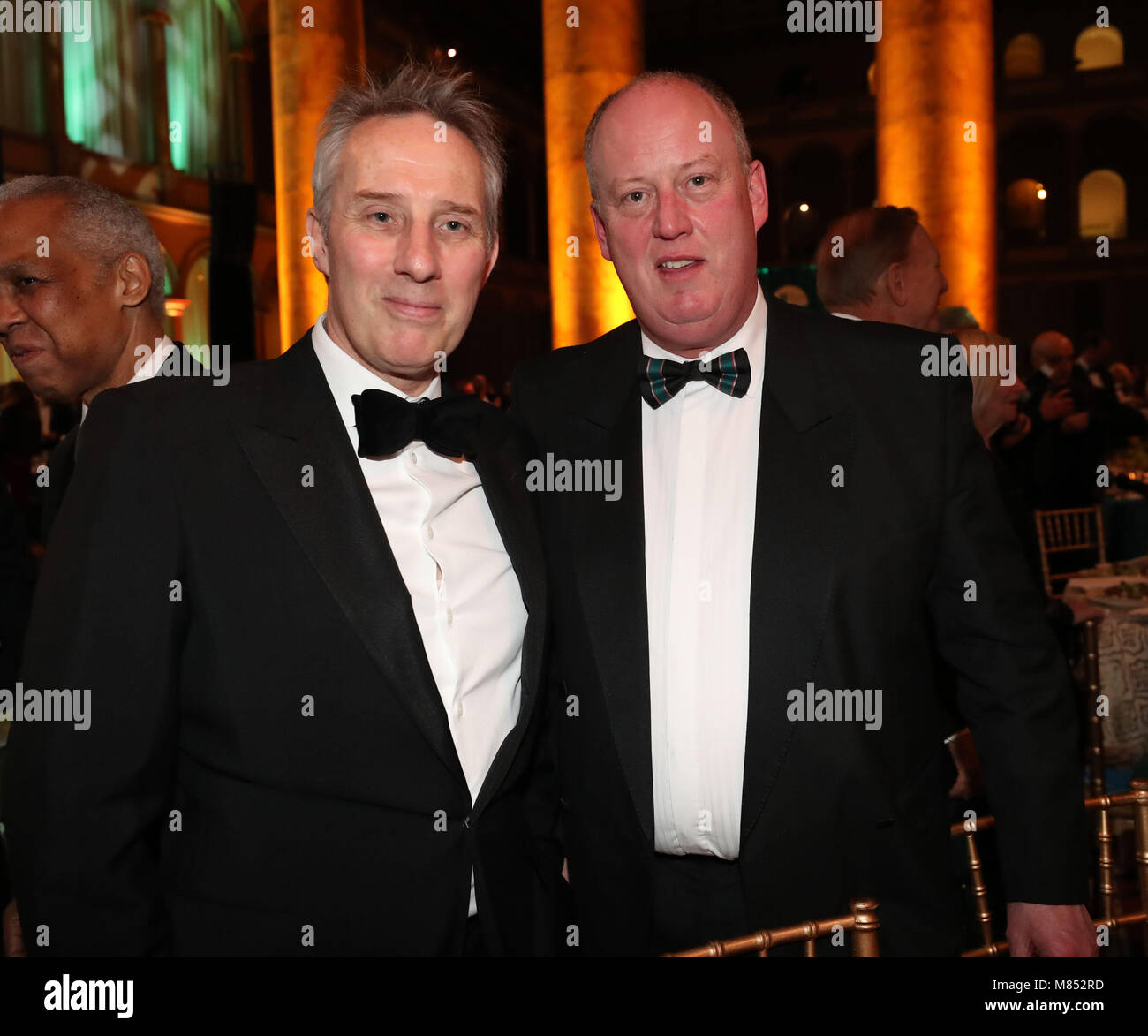 MP DUP Jnr Ian Paisley et chef de police PSNI George Hamilton assister à l'American Ireland Fund le dîner de gala au National Building Museum de Washington DC. Banque D'Images