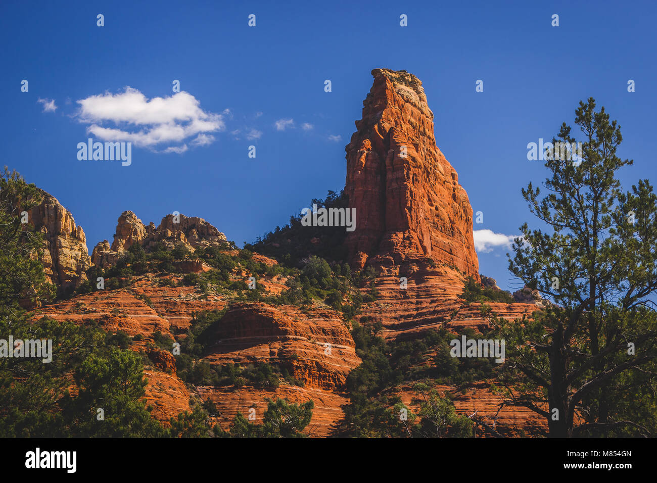 "La Fin" rock formation article en bonne place dans la Red Rock Secret Mountain Wilderness vue depuis le sentier de randonnée, Brins Mesa National Coconino Fo Banque D'Images