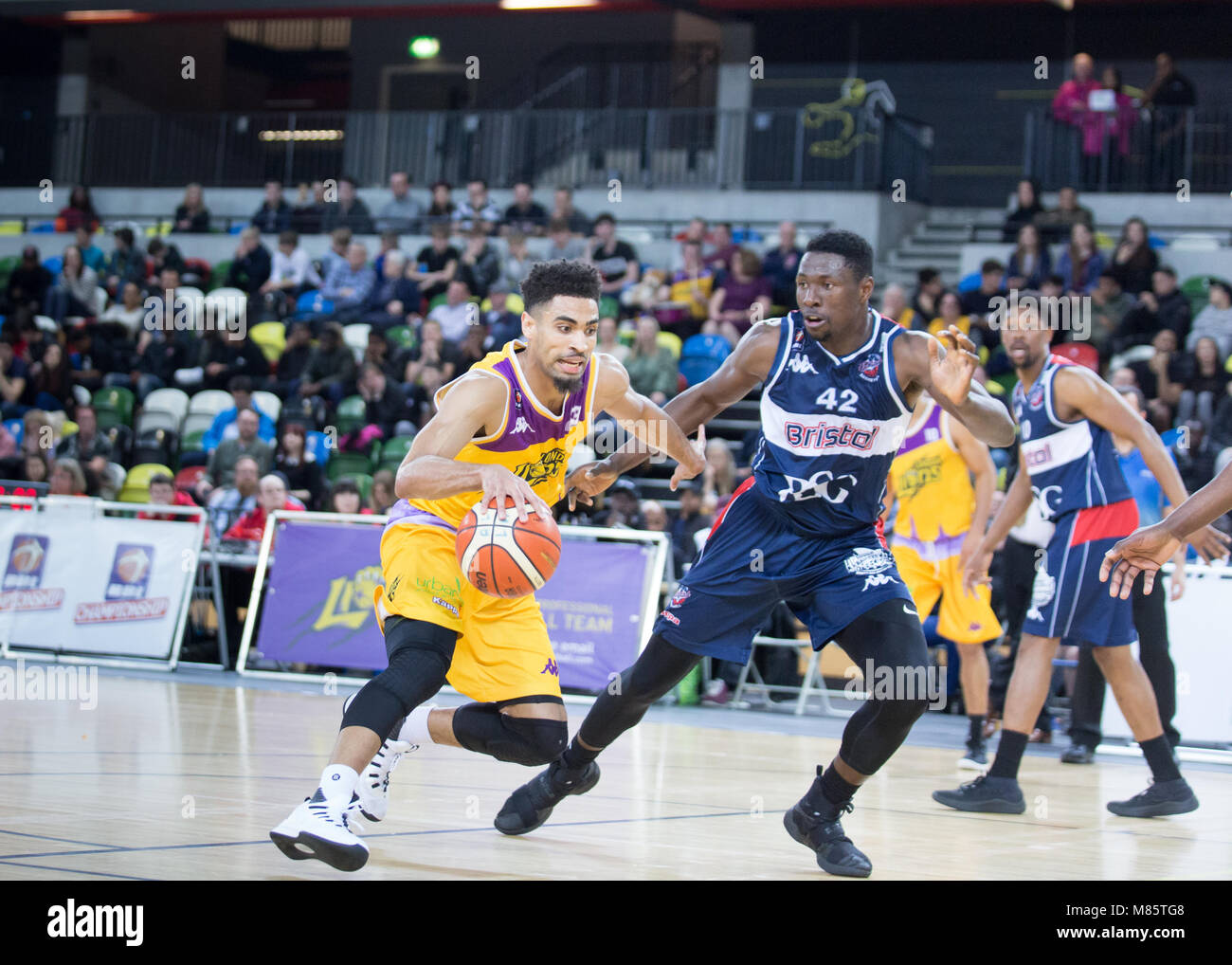 Boîte de cuivre Arena, le Parc Olympique, Londres, 13 mars 2018. Aucun des Lions 21 Dixon Cory avec la balle. BBL Championship match de basket-ball entre l'équipe d'accueil Lions et le Bristol Londres circulaires. Les Lions gagner 83-161 établi. Credit : Carol Moir/Alamy Live News Banque D'Images