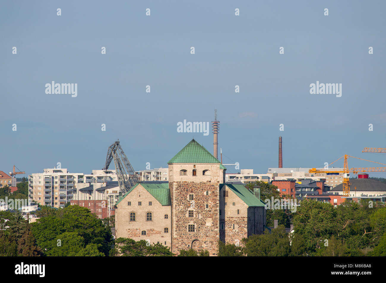 Le château de Turku dans la ville de Turku en Finlande. Le château de Turku est un bâtiment médiéval fondé à la fin du 13e siècle. Banque D'Images