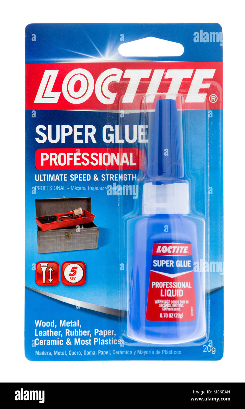 Winneconne, WI - 9 mars 2018 : un paquet de Loctite super glue force professionnelle sur une base isolée. Banque D'Images