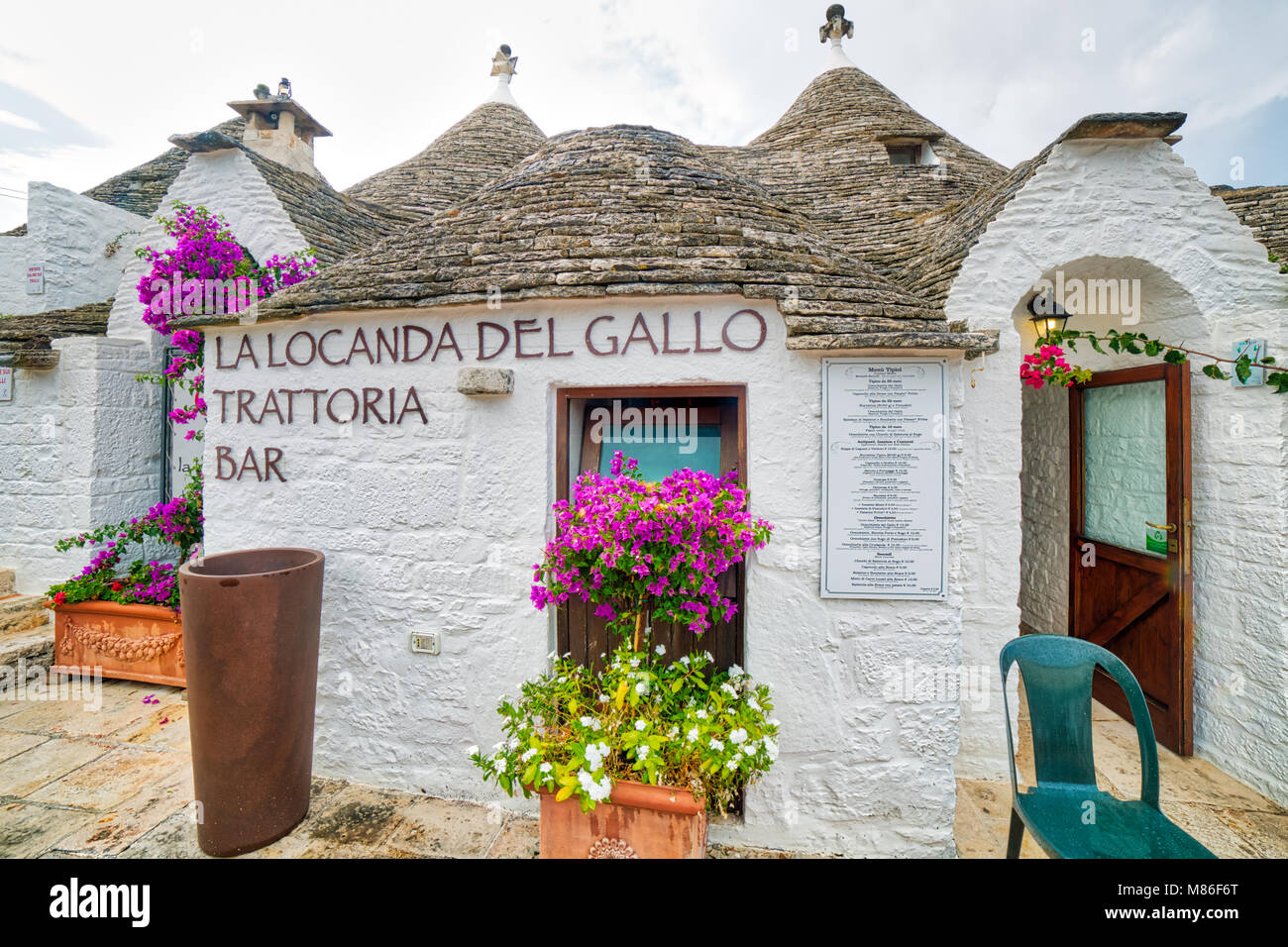 ALBEROBELLO (BA), ITALIE - 1 septembre 2016 : Alberobello, avec plus d'une centaine de milliers d'arrivées en 2015, les lecteurs du tourisme dans les Pouilles comme neuvième Banque D'Images