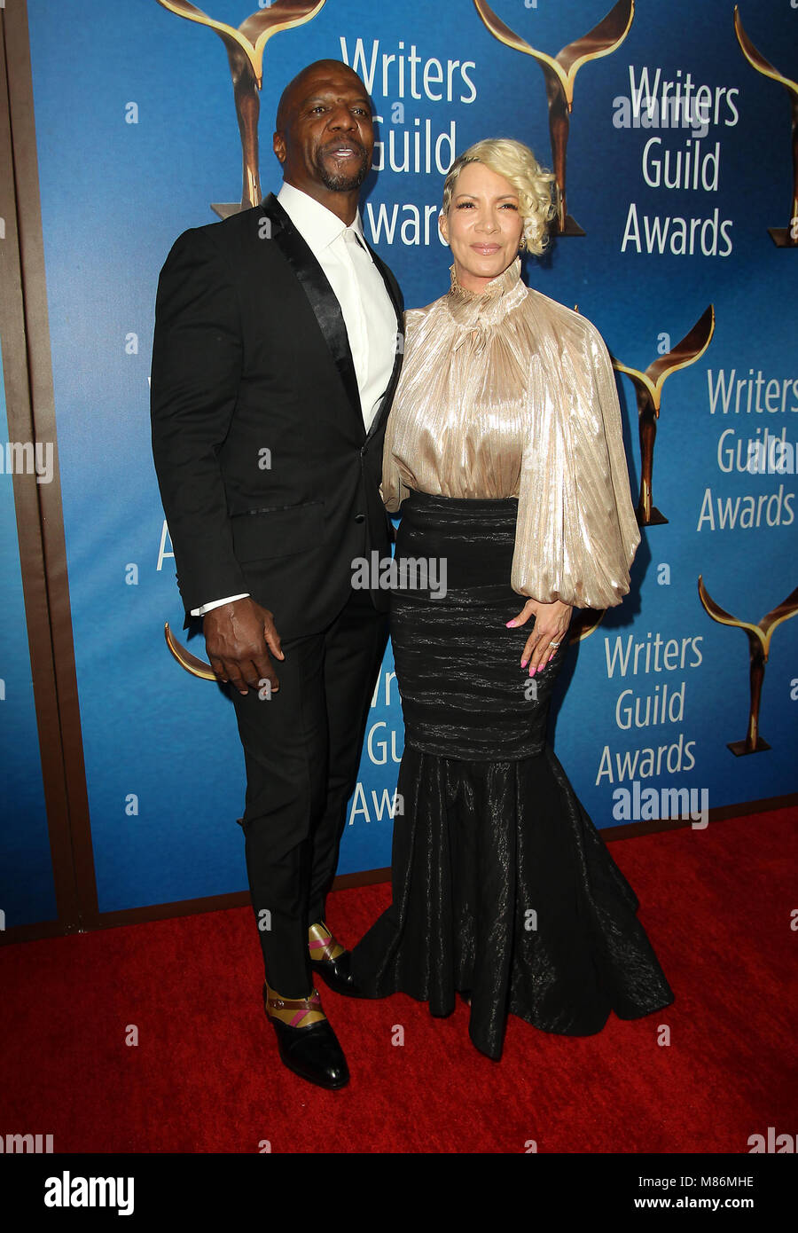 Writers Guild Awards L.A. Arrivées 2018 tenue à l'hôtel Beverly Hilton à Beverly Hills, Californie. Avec : Terry Crews, épouse Rebecca King-Crews Où : Los Angeles, California, United States Quand : 11 Feb 2018 Credit : Adriana Barraza M./WENN.com Banque D'Images