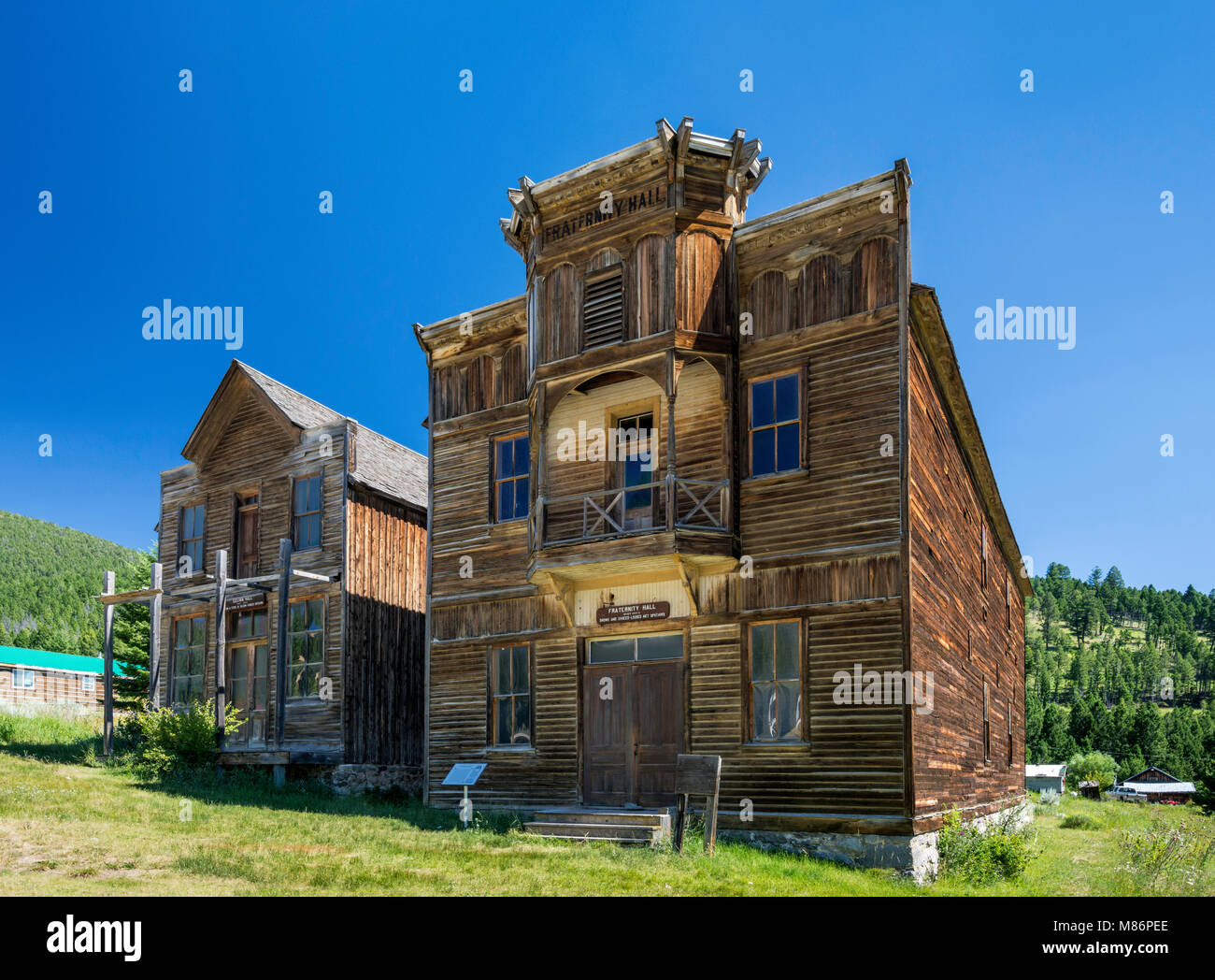 La Fraternité Hall et Gillian Hall en ville fantôme de Elkhorn, Montana, USA Banque D'Images