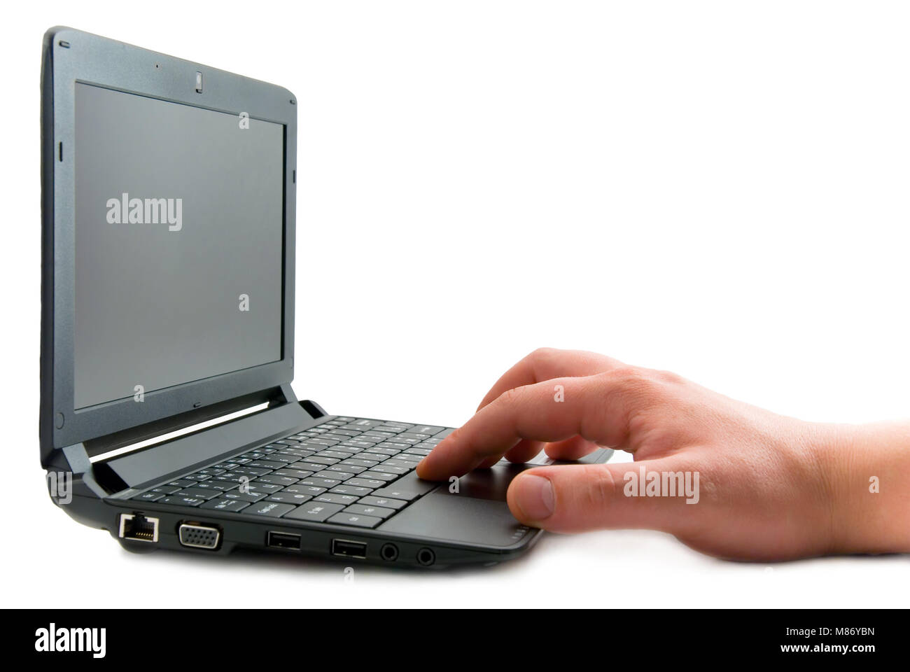 L'homme en appuyant sur la touche espace sur un ordinateur portable Banque D'Images