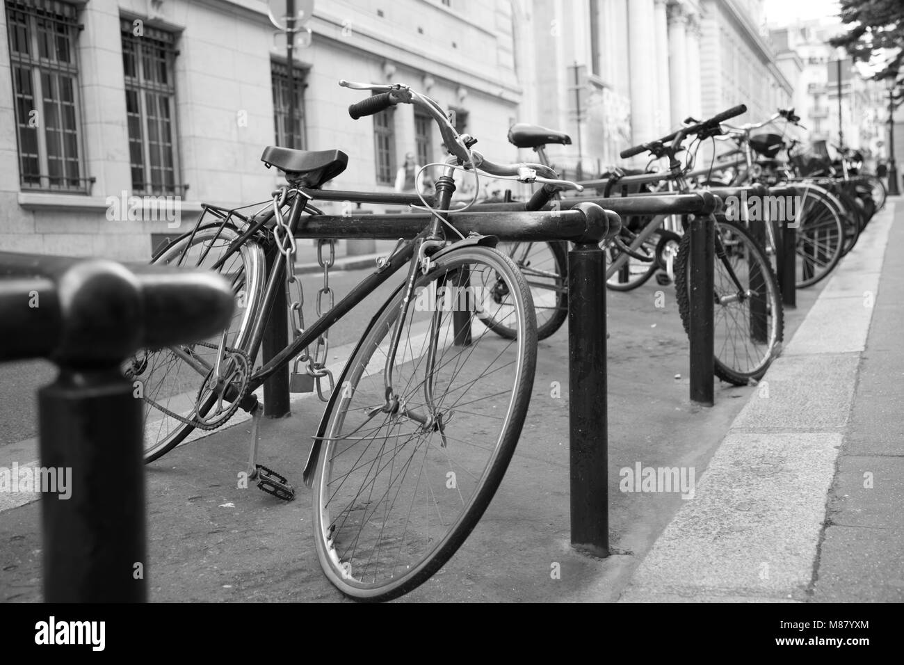 Tas de vélos rue de la crémaillère Banque D'Images
