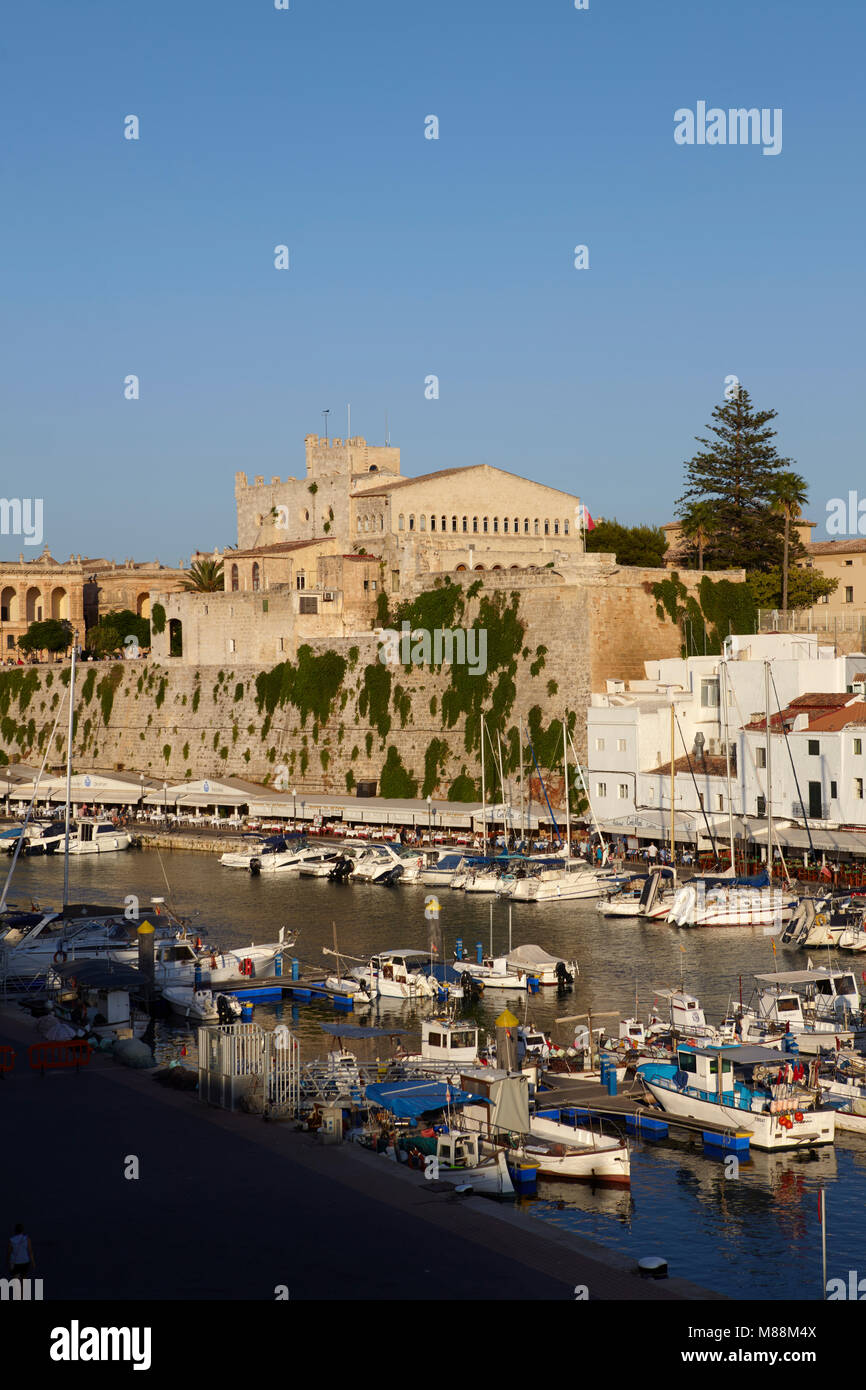 Le petit port de ciutadella de menorca, Minorque, Iles Baléares, Espagne Banque D'Images